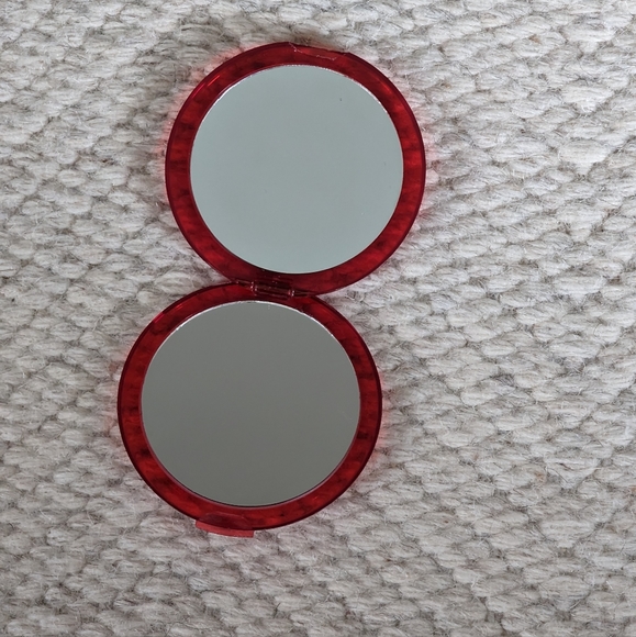 Pure Barre compact mirror - Picture 2 of 3